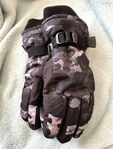 ZeroXposur Ski Gloves L/XL Black Gray Camo Thinsulate Insulated Winter Snow